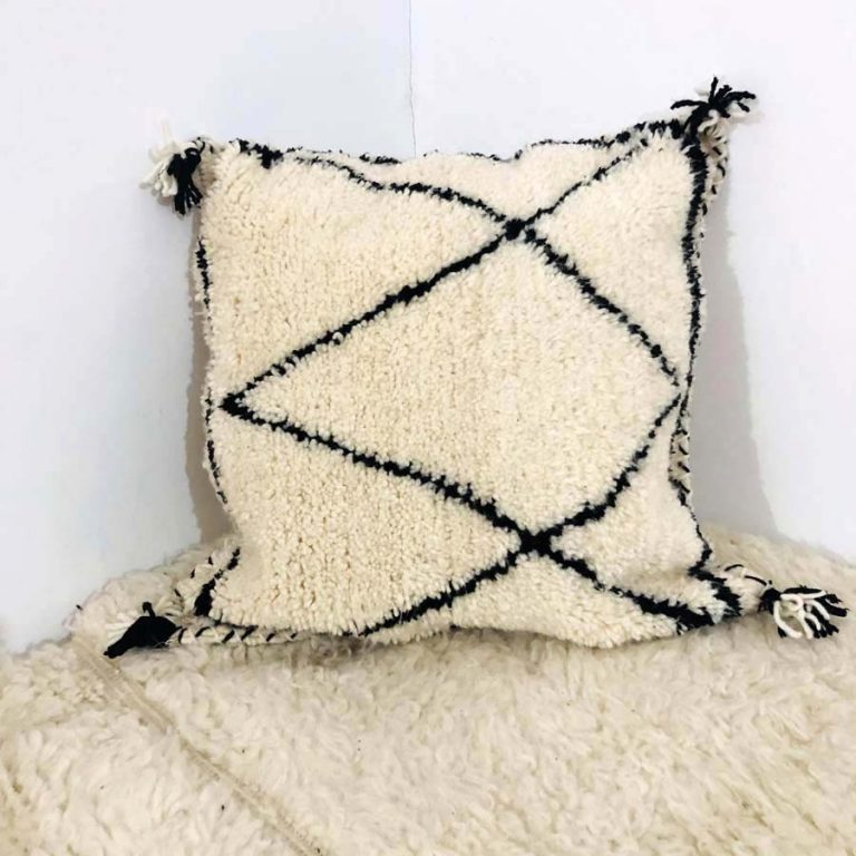 Berber Beni ourain Pillow - Image 2