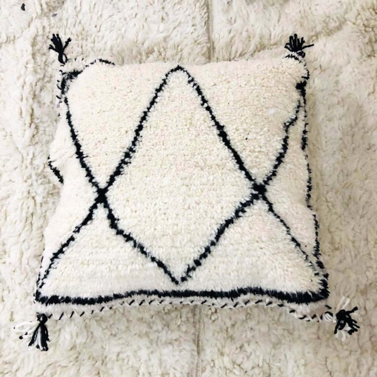Berber Beni ourain Pillow - Image 3